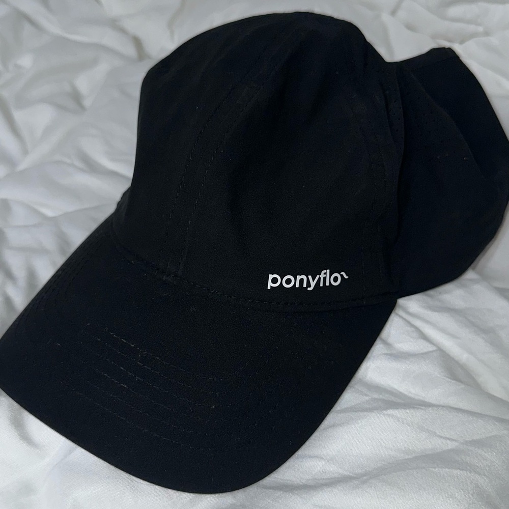 Black Ponyflo Cap